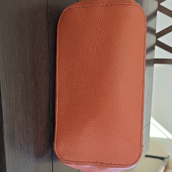 Mario Valentino Spa Elegant Tan Leather Tote Bag - Picture 4 of 9